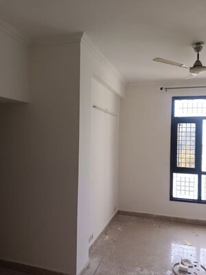 Room in 3 BHK Apartment at Mapsko Krishna Apra Gardens, Vaibhav Khand – for Rent