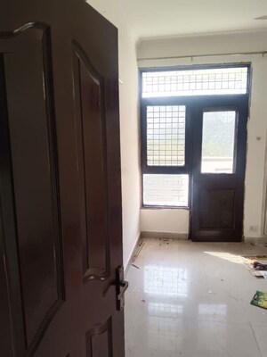 Room in 3 BHK Apartment at Mapsko Krishna Apra Gardens, Vaibhav Khand – for Rent
