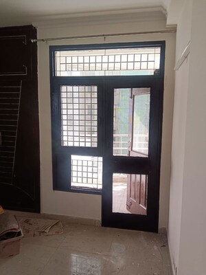 Room in 3 BHK Apartment at Mapsko Krishna Apra Gardens, Vaibhav Khand – for Rent