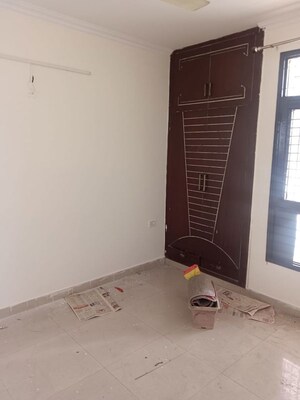 Room in 3 BHK Apartment at Mapsko Krishna Apra Gardens, Vaibhav Khand – for Rent