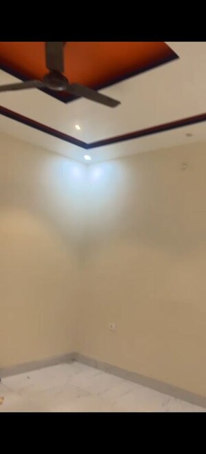 Room in 6+ BHK Independent House at Sushant Golf City – for Rent