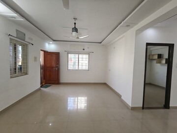 Room in 3 BHK Apartment at Venkat Enclave Hitech City, Hi Tech City – for Rent