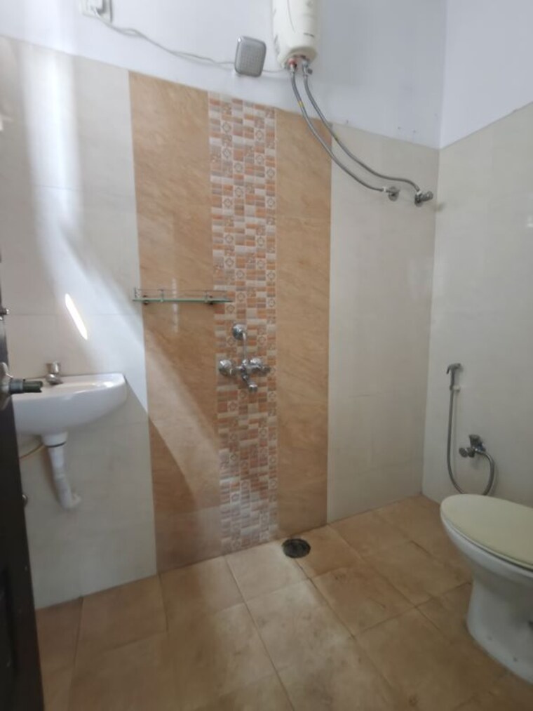 Bathroom, venkat-enclave-hitech-city 3 Bedroom 1650 Sq.Ft. Apartment In Hi Tech City Hyderabad 9854264