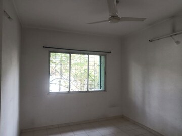 Room in 2 BHK Apartment at Surobhi Park, Aundh – for Rent