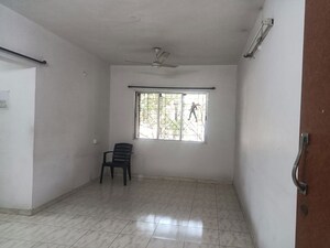 Room in 2 BHK Apartment at Surobhi Park, Aundh – for Rent