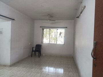 Room in 2 BHK Apartment at Surobhi Park, Aundh – for Rent