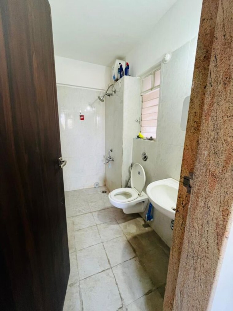 Bathroom, utsav-51-balewadi-residences 2 Bedroom 730 Sq.Ft. Apartment In Balewadi Pune 9854274