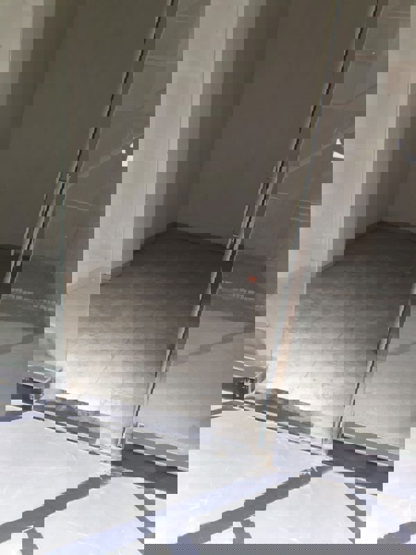 Retail Shop For Sale in Paramount Golfforeste