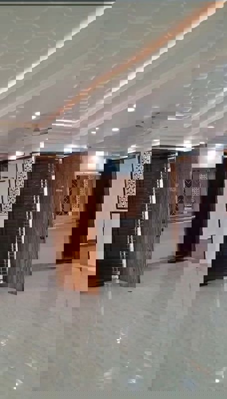 4 BHK + Pooja Room,Servant Room 278 Sq.Yd. Builder Floor in BPTP Eden Estate