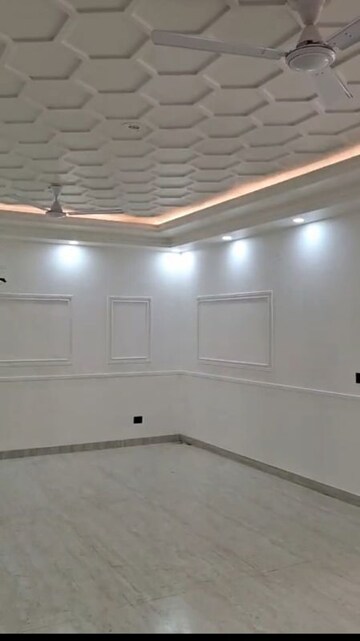 Bathroom in 4 BHK Builder Floor at BPTP Eden Estate, Sector 81 – for Rent