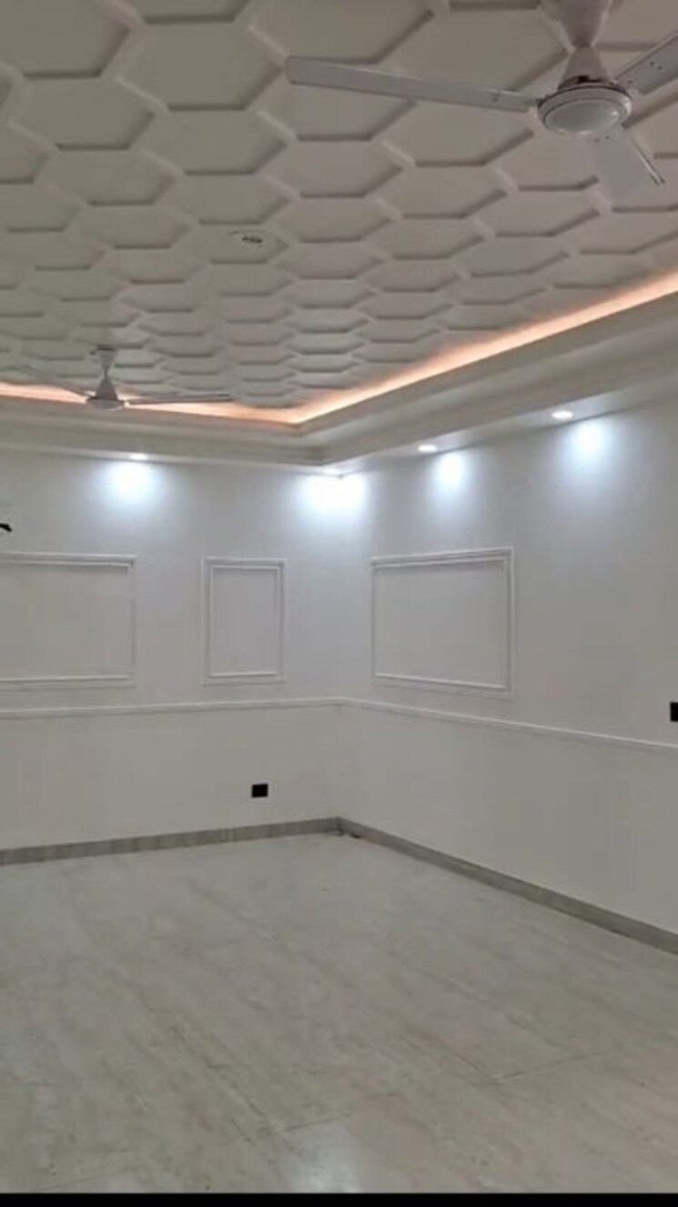 Bathroom, bptp-eden-estate 4 Bedroom 278 Sq.Yd. Builder Floor In Sector 81 Faridabad 9853919