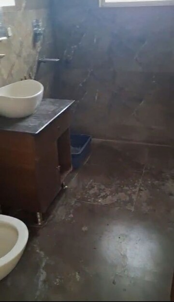 Furnished Amenities in 4 BHK Builder Floor at BPTP Eden Estate, Sector 81 – for Rent