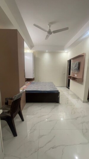 1 RK Builder Floor For Rent in Sector 44