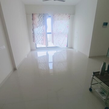 Room in 3 BHK Apartment at Lodha Versova, Yari Road – for Rent