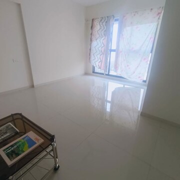 Room in 3 BHK Apartment at Lodha Versova, Yari Road – for Rent