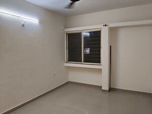 Room in 2 BHK Apartment at Ocean Meadows, Wakad – for Rent