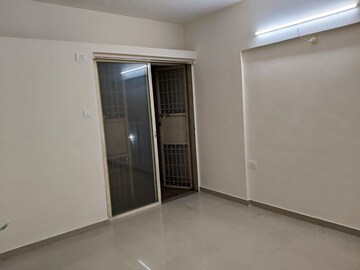 Room in 2 BHK Apartment at Ocean Meadows, Wakad – for Rent