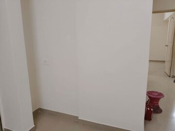 Room in 2 BHK Apartment at Ocean Meadows, Wakad – for Rent