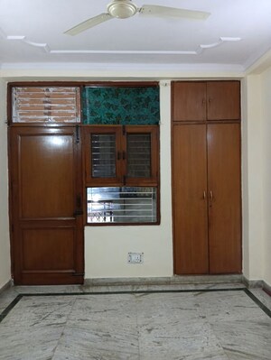 Room in 2 BHK Builder Floor at Malviya Nagar – for Rent