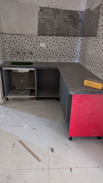 Furnished Amenities in 2 BHK Apartment at Saya Gold Avenue, Vaibhav Khand – for Rent