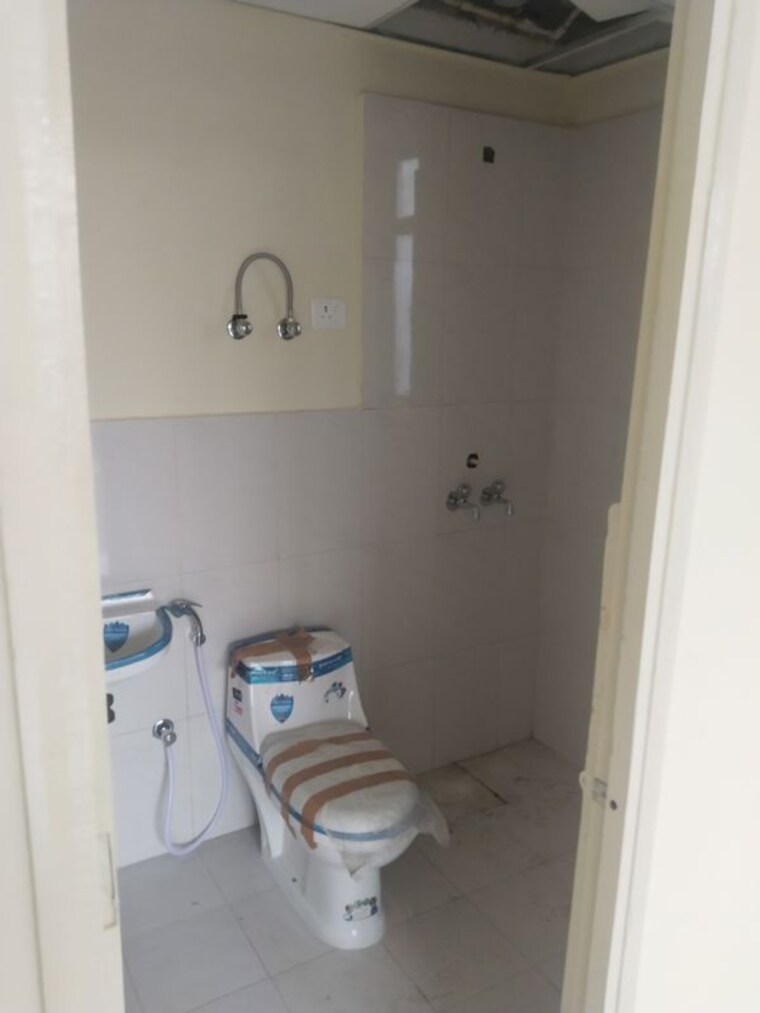 Bathroom, mrg-ultimus 2 Bedroom 704 Sq.Ft. Apartment In Sector 90 Gurgaon 9854311