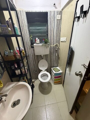 Washroom in 2.5 BHK Apartment at Shree New Vaishali Apartment, Kandivali West – for Sale