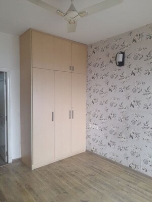 Room in 3 BHK Apartment at AIPL The Peaceful Homes, Sector 70a – for Rent