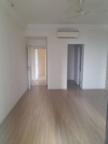 Room in 3 BHK Apartment at AIPL The Peaceful Homes, Sector 70a – for Rent