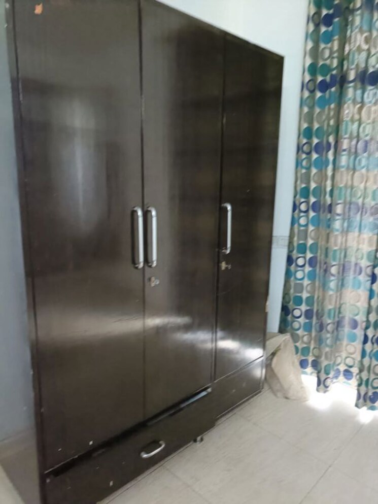 Bathroom, sector 39 4 Bedroom 3000 Sq.Ft. Apartment In Sector 39 Gurgaon 9854281