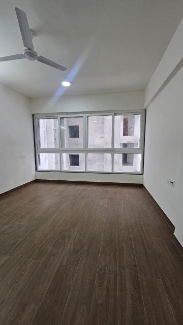 Bedroom in 3 BHK Apartment at Senapati Bapat Road – for Rent