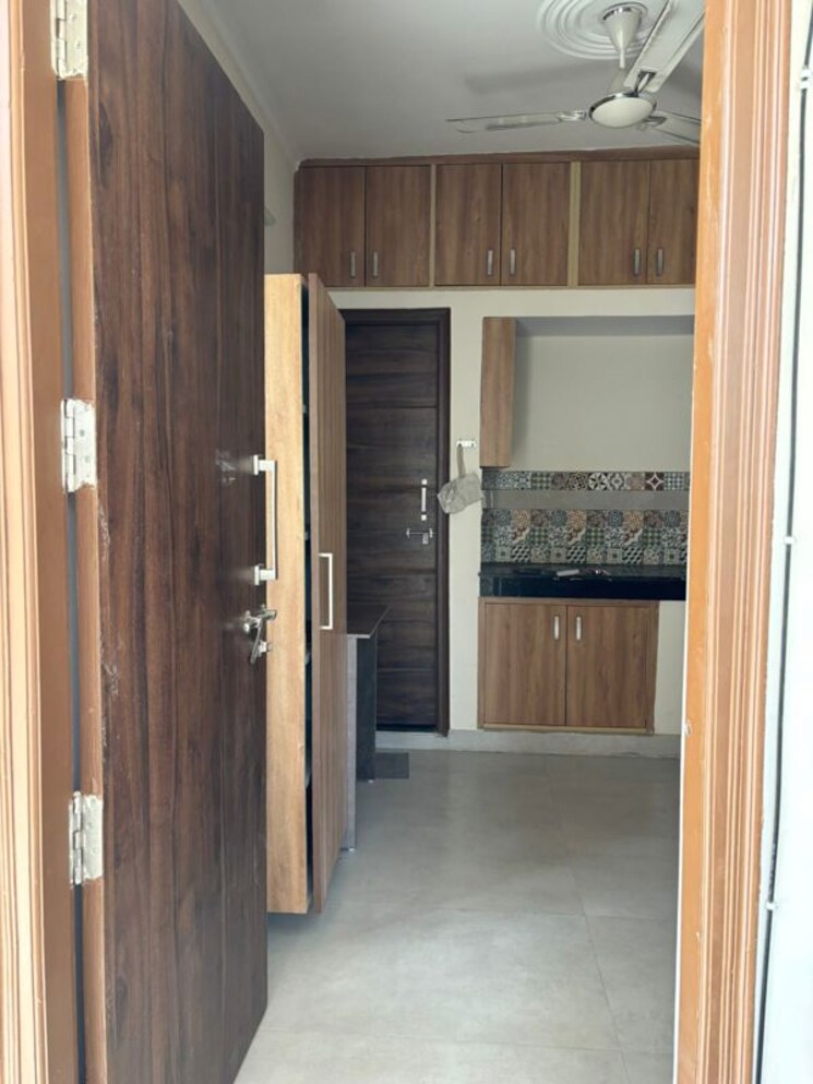 Room, sector 46 1 RK 400 Sq.Ft. Builder Floor In Sector 46 Gurgaon 9854329