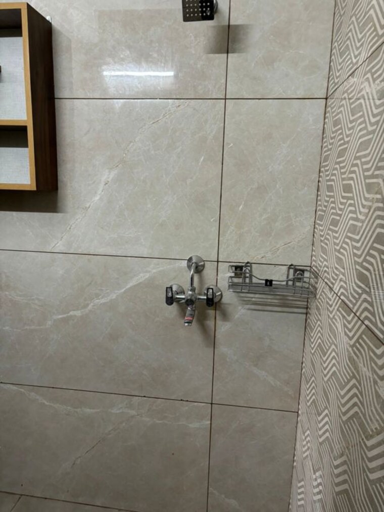 Bathroom, sector 46 1 RK 400 Sq.Ft. Builder Floor In Sector 46 Gurgaon 9854329