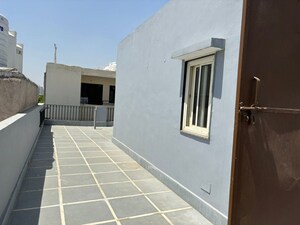 Building Lobby in 1 RK Builder Floor at Sector 46 – for Rent