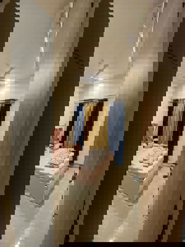 2 BHK Apartment For Rent in Sheth Irene