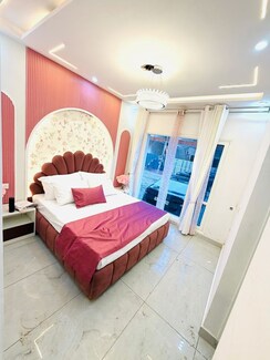 3 BHK + Servant Room,Study Room,Extra Room Apartment For Sale in Sector 123