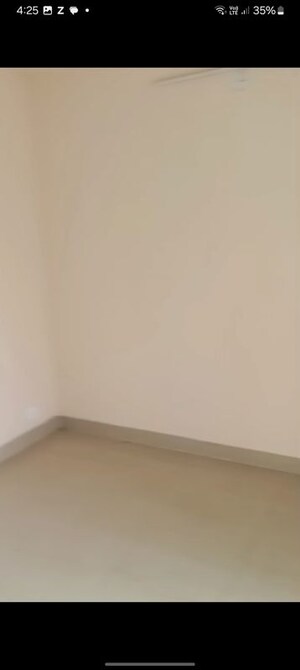 Room in 1 BHK Apartment at Amrapali Dream Valley, Tech Zone 4 Greater Noida – for Rent