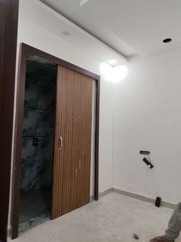 Room in 2 BHK Builder Floor at Govindpuri – for Rent