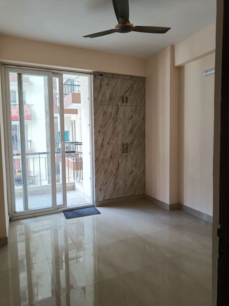 Room, amrapali-dream-valley 3 Bedroom 1360 Sq.Ft. Apartment In Tech Zone 4 Greater Noida Greater Noida 9854391