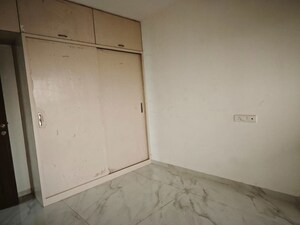 Room in 3 BHK Apartment at Vishwa Bhuvan, Chembur – for Rent