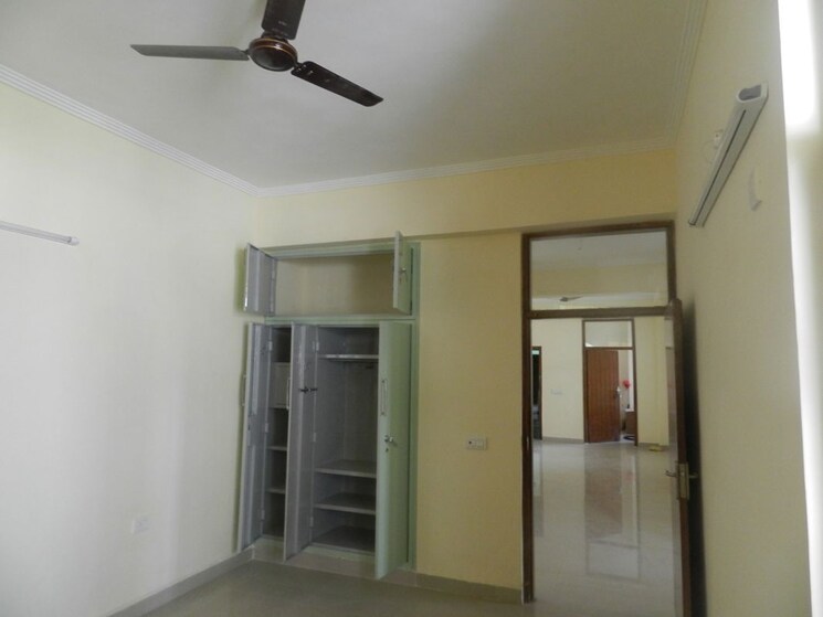 Room, bhukant-vihar 3 Bedroom 1900 Sq.Ft. Apartment In Amausi Lucknow 9854397
