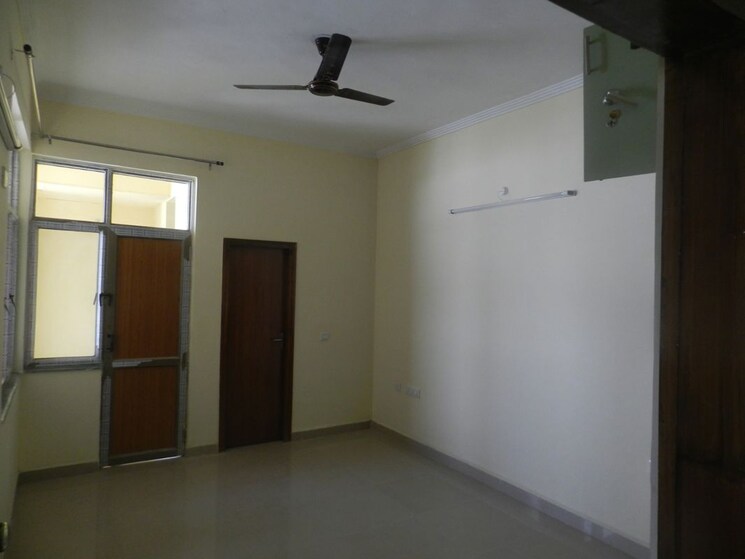Room, bhukant-vihar 3 Bedroom 1900 Sq.Ft. Apartment In Amausi Lucknow 9854397