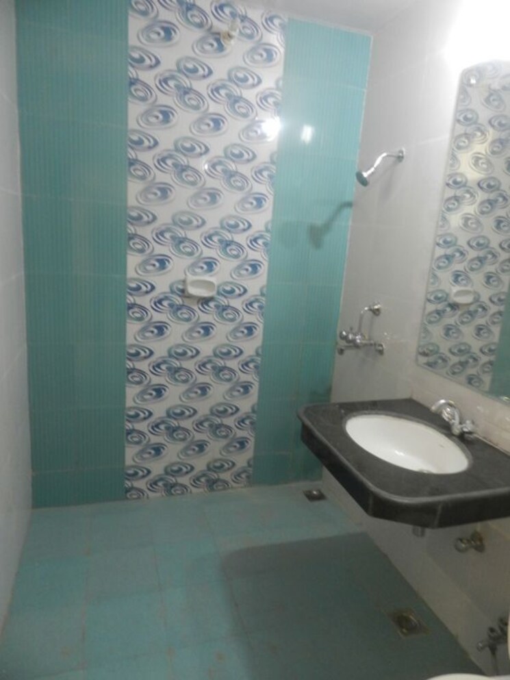 Bathroom, bhukant-vihar 3 Bedroom 1900 Sq.Ft. Apartment In Amausi Lucknow 9854397