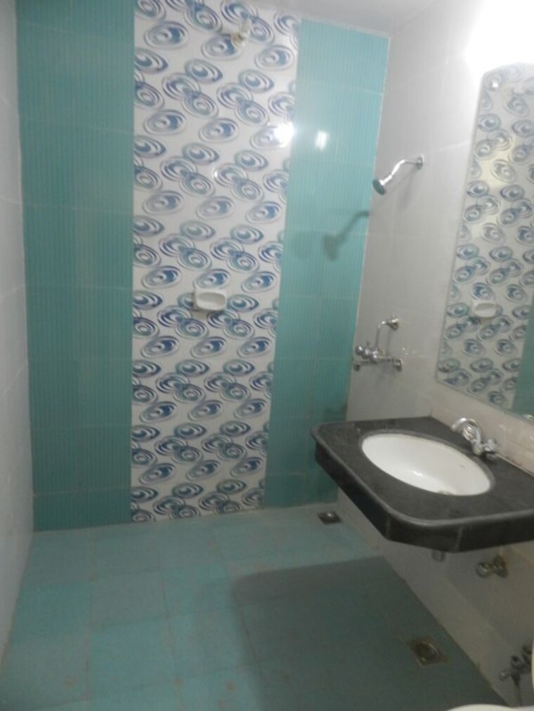 Bathroom, bhukant-vihar 3 Bedroom 1900 Sq.Ft. Apartment In Amausi Lucknow 9854397