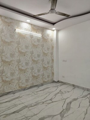 Room in 2 BHK Builder Floor at Govindpuri – for Rent