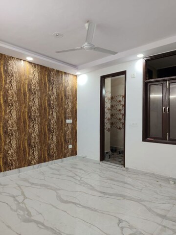 Room in 2 BHK Builder Floor at Govindpuri – for Rent
