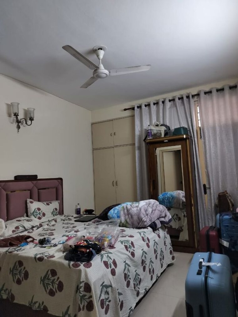 Bedroom, ardee-platinum-independent-floors 4 Bedroom 300 Sq.Yd. Builder Floor In Sector 52 Gurgaon 9854425