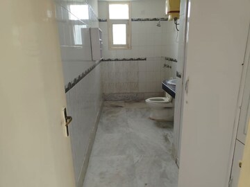 Bathroom in 4 BHK Apartment at Sector 45 – for Rent