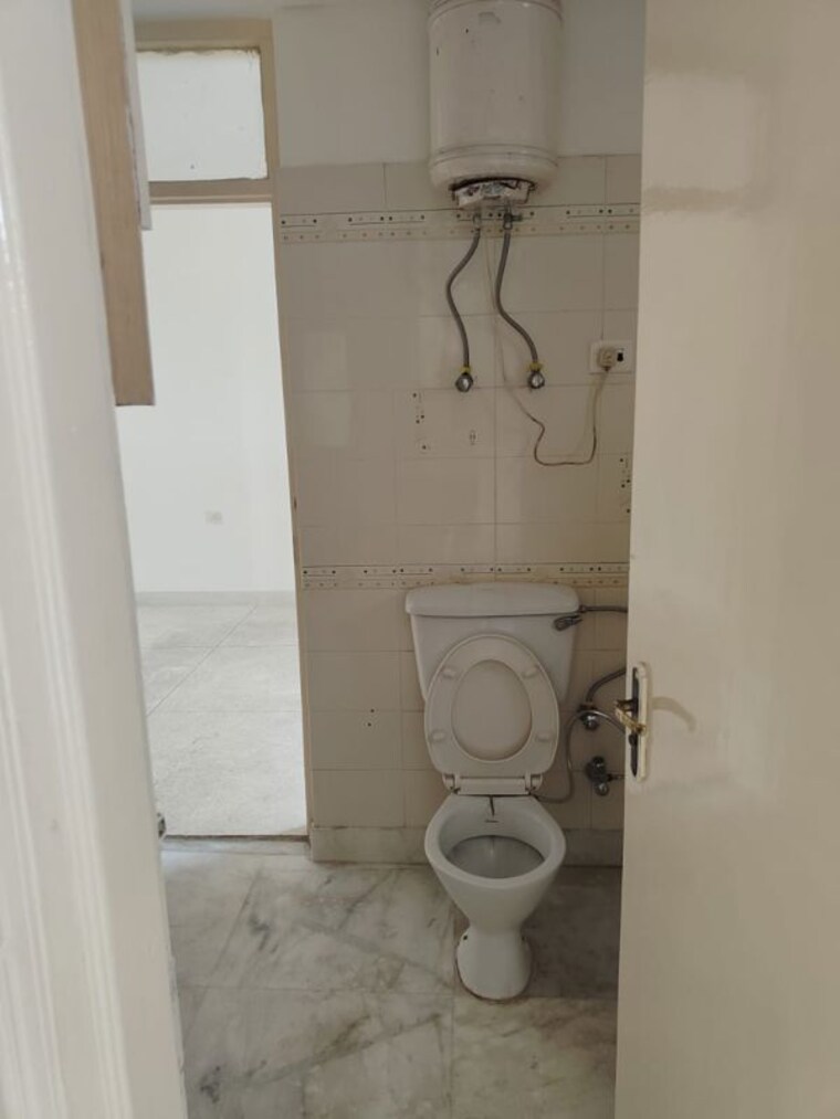 Bathroom, sector 45 4 Bedroom 2750 Sq.Ft. Apartment In Sector 45 Gurgaon 9854387