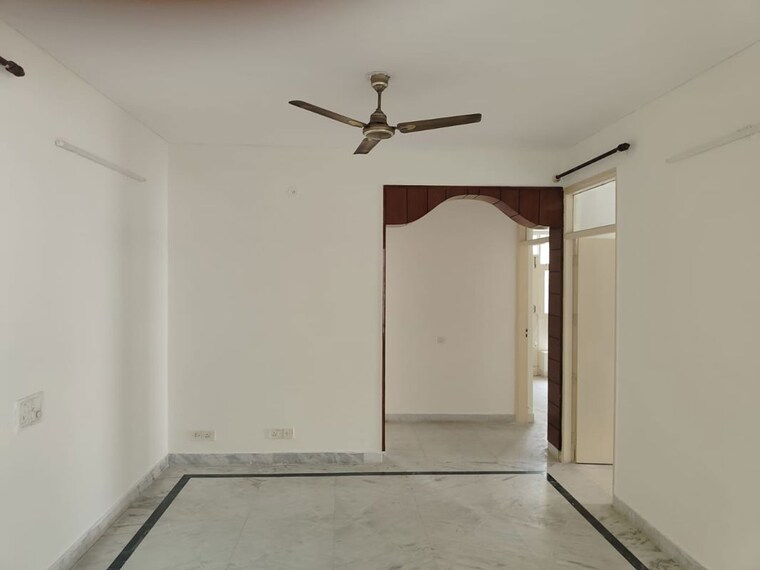 Room, sector 45 4 Bedroom 2750 Sq.Ft. Apartment In Sector 45 Gurgaon 9854387