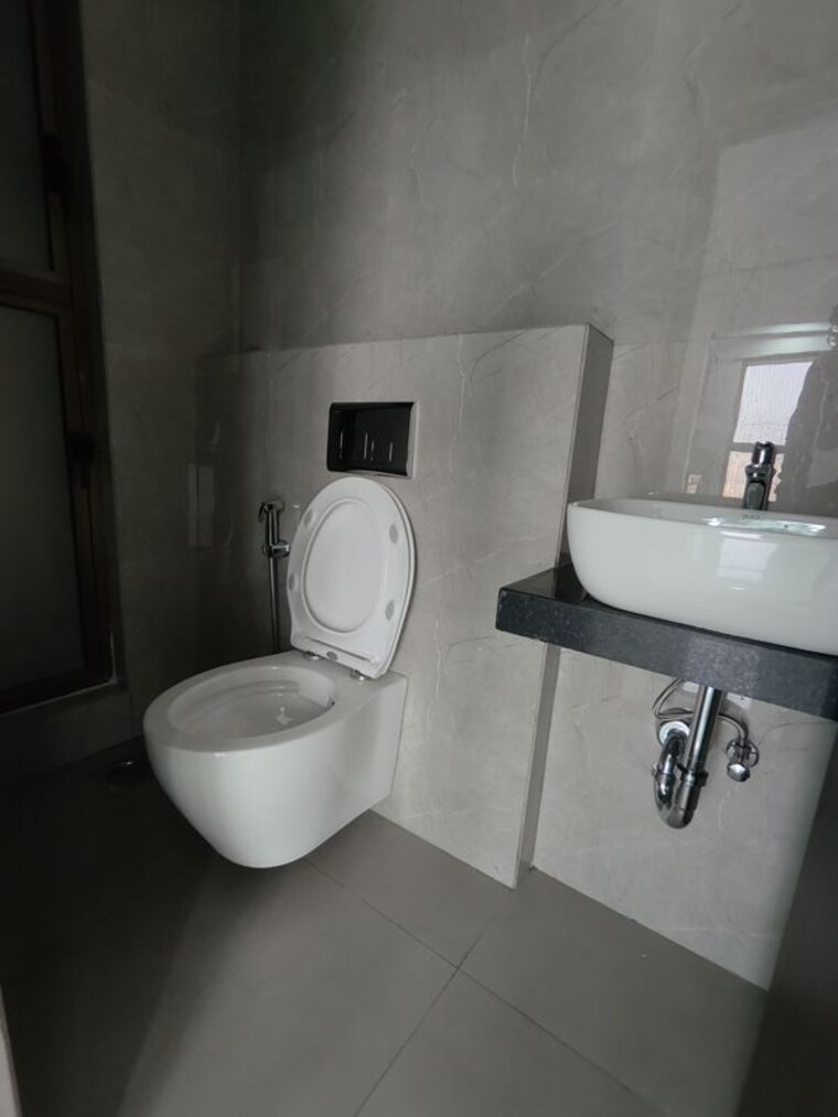 Bathroom, raymond-ten-x-habitat 1 Bedroom 450 Sq.Ft. Apartment In Pokhran Road No Two Thane 9854429